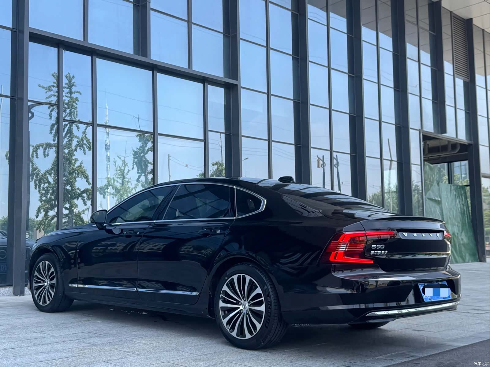 Volvo S90, 2023 все фото