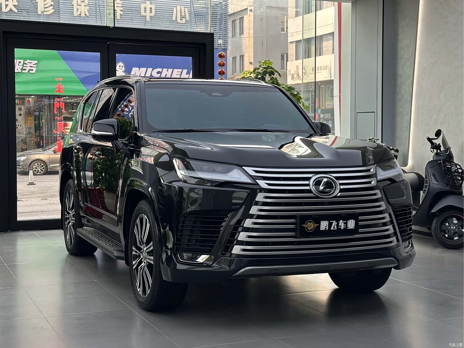 Lexus LX, 2025 10