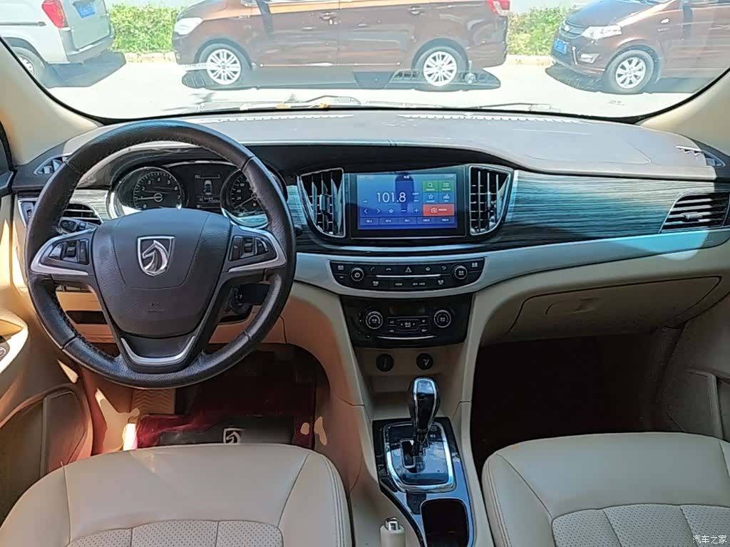 Wuling 730, 2017 10