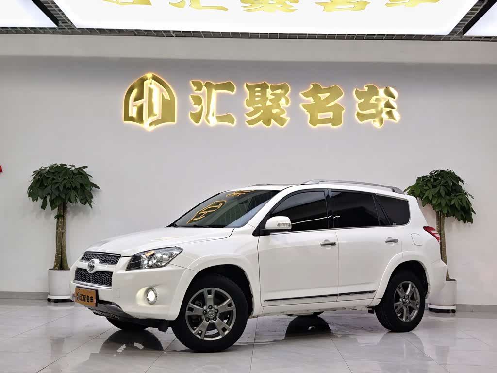 Toyota RAV4 2012 2.4L AT Luxury