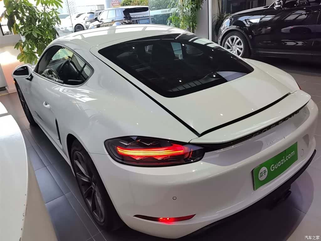 Porsche Cayman, 2019 все фото