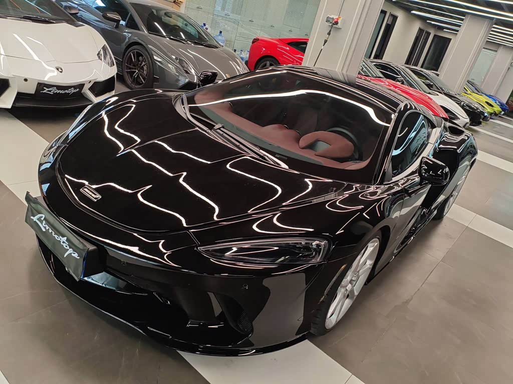 McLaren GT