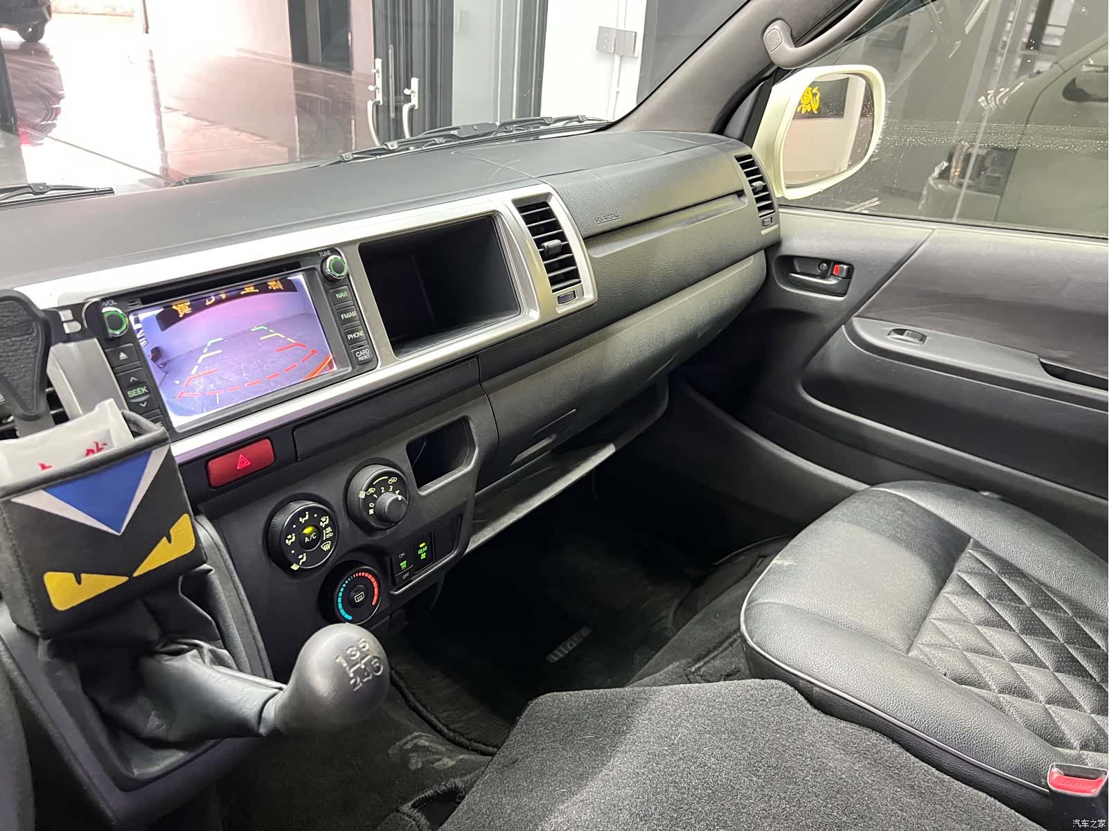 Toyota HiAce, 2016 15