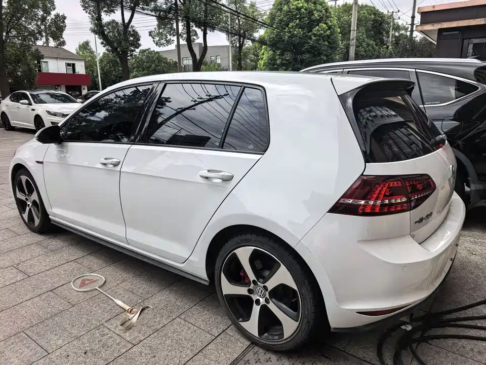 Volkswagen Golf GTI