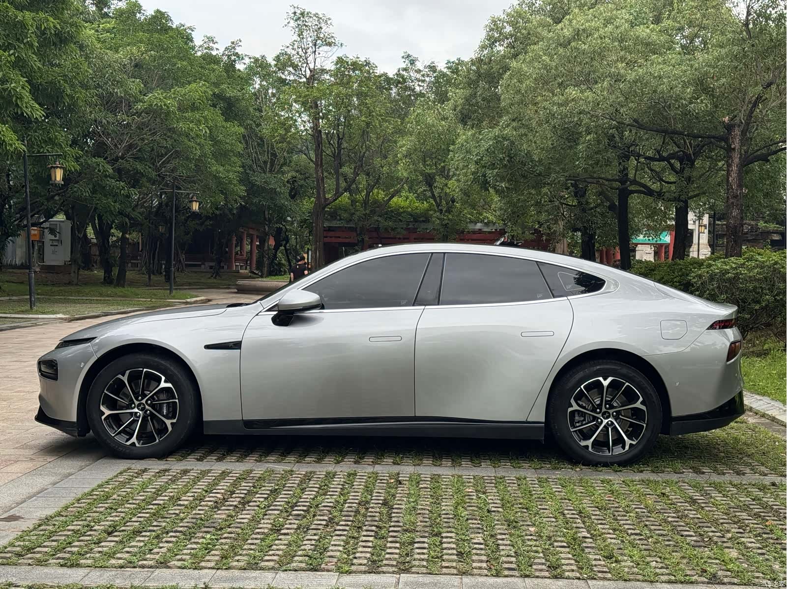 Xpeng P7, 2022 4
