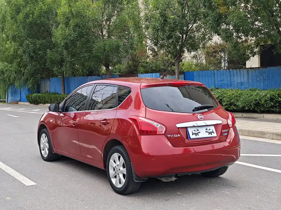 Nissan TIIDA