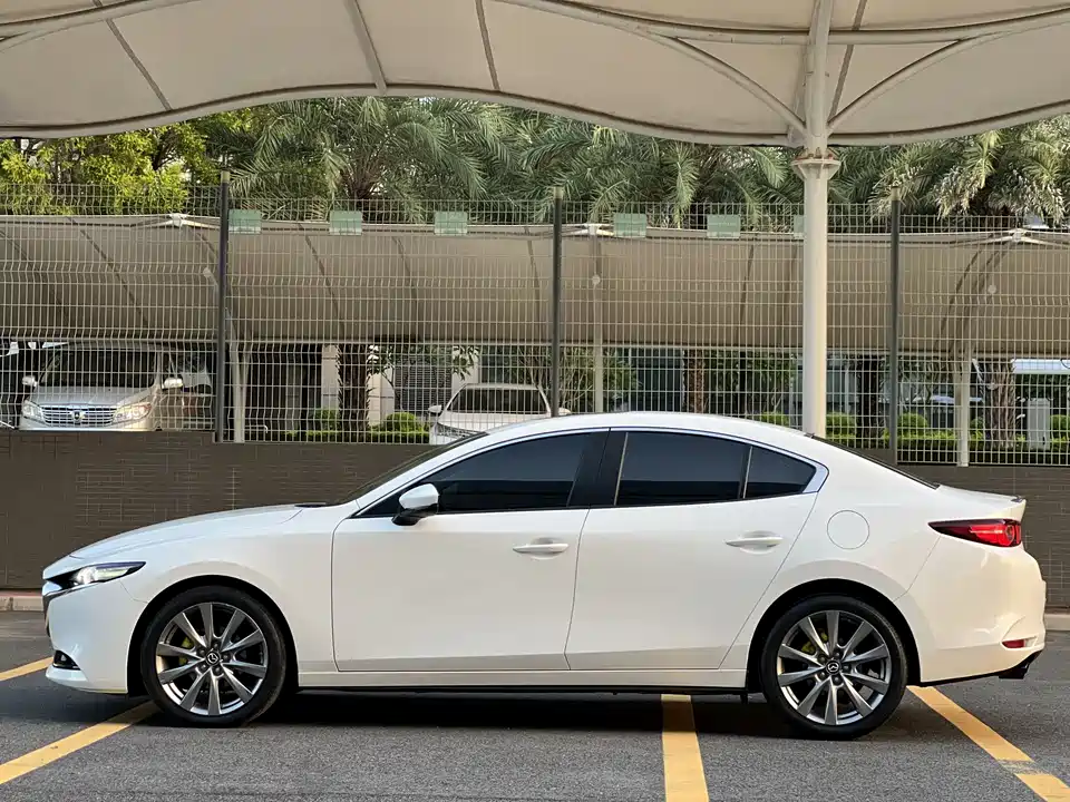 Mazda 3 Angkesaila