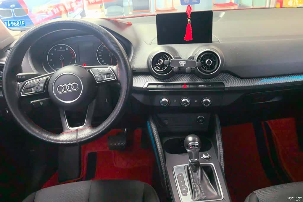 Audi Q2L, 2020 12