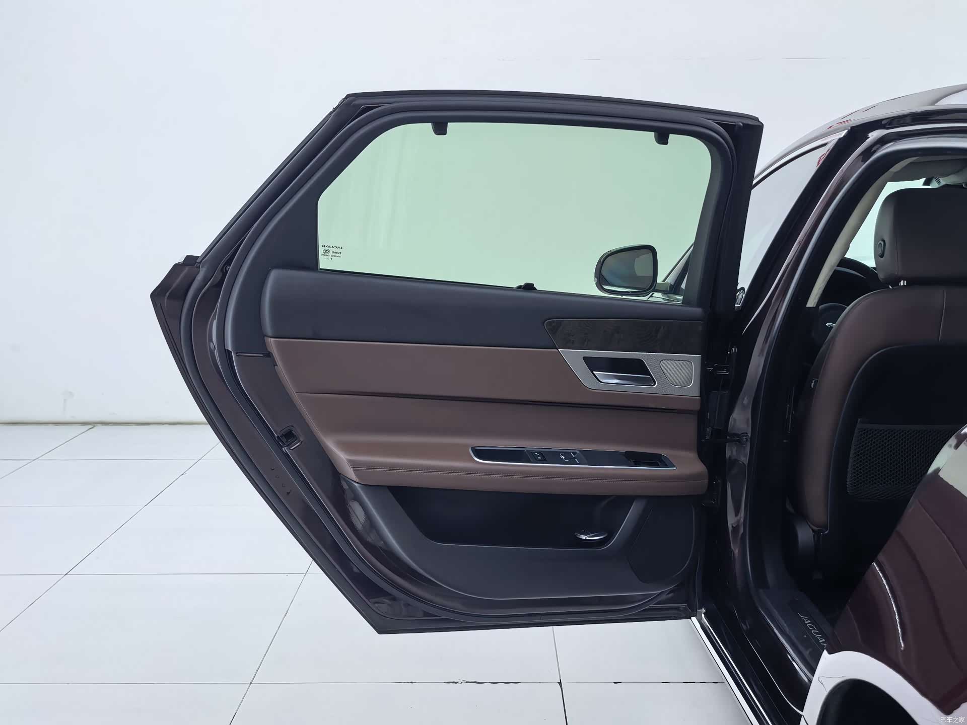 Land Rover XFL, 2017 22