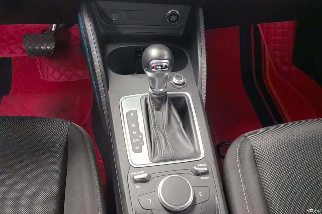 Audi Q2L, 2020 16