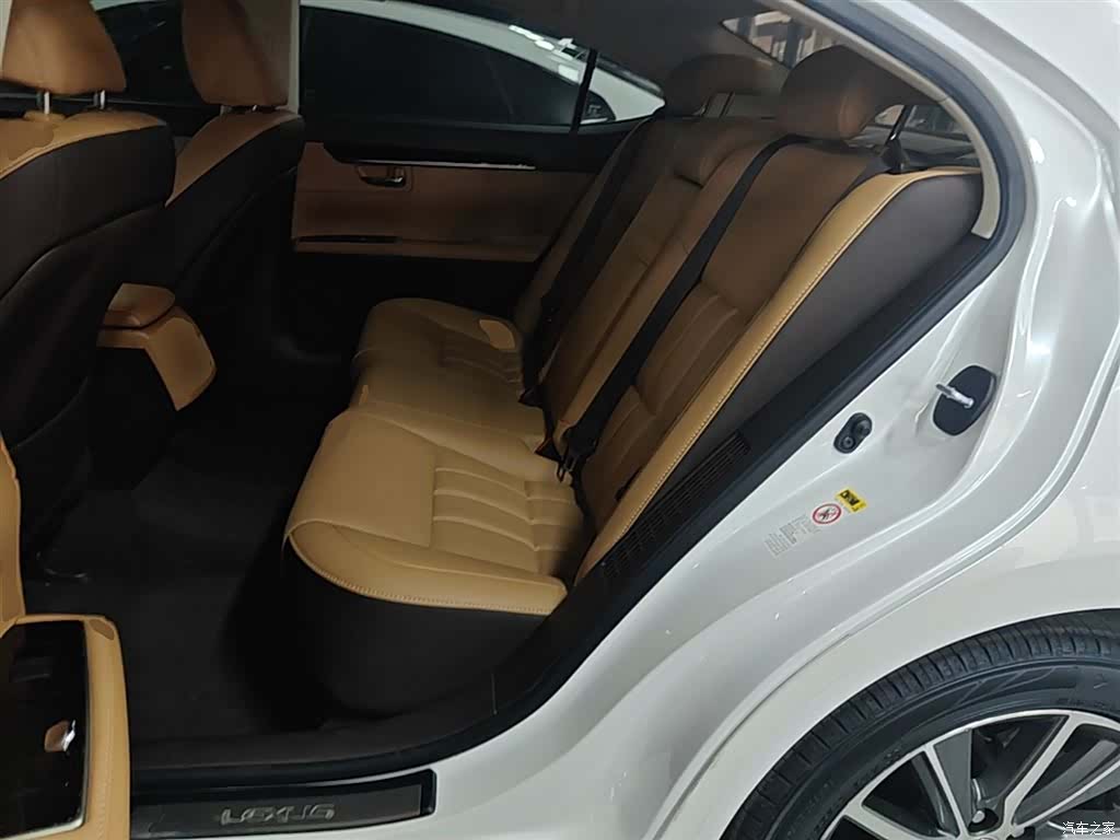 Lexus ES, 2018 17