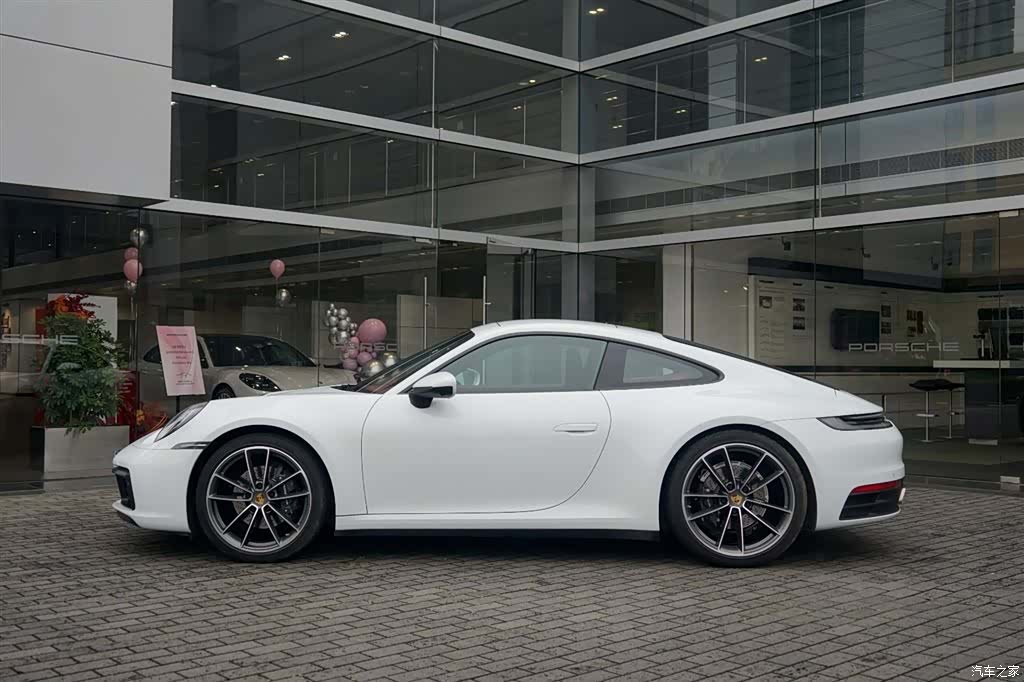 Porsche 911, 2024 4