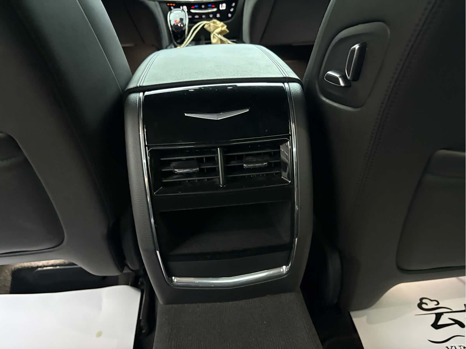 Cadillac CT6, 2023 13