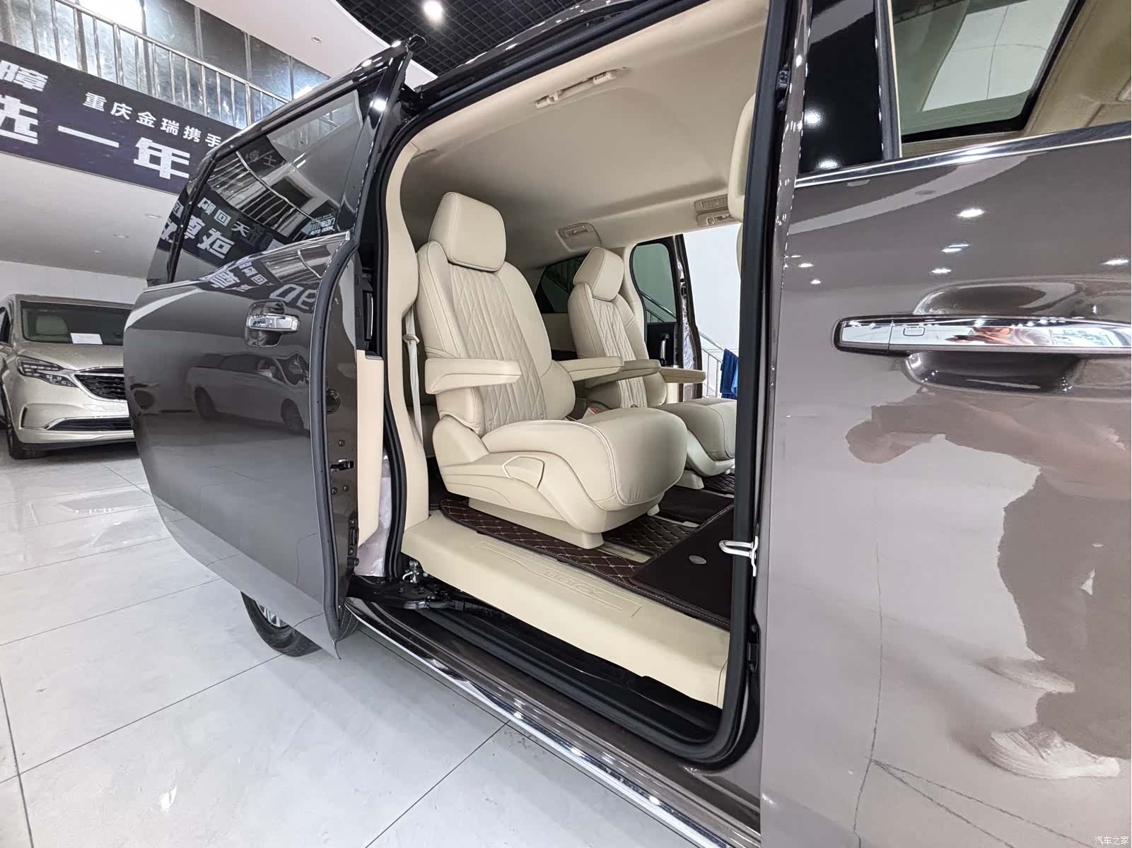 Buick GL8, 2024 18