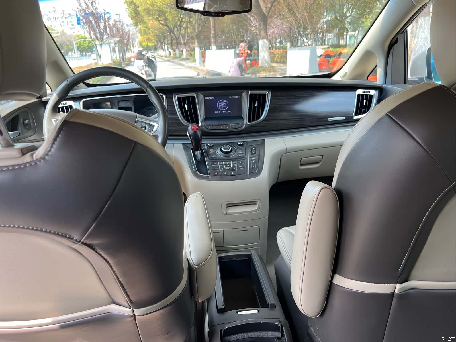 Buick GL8, 2012 13