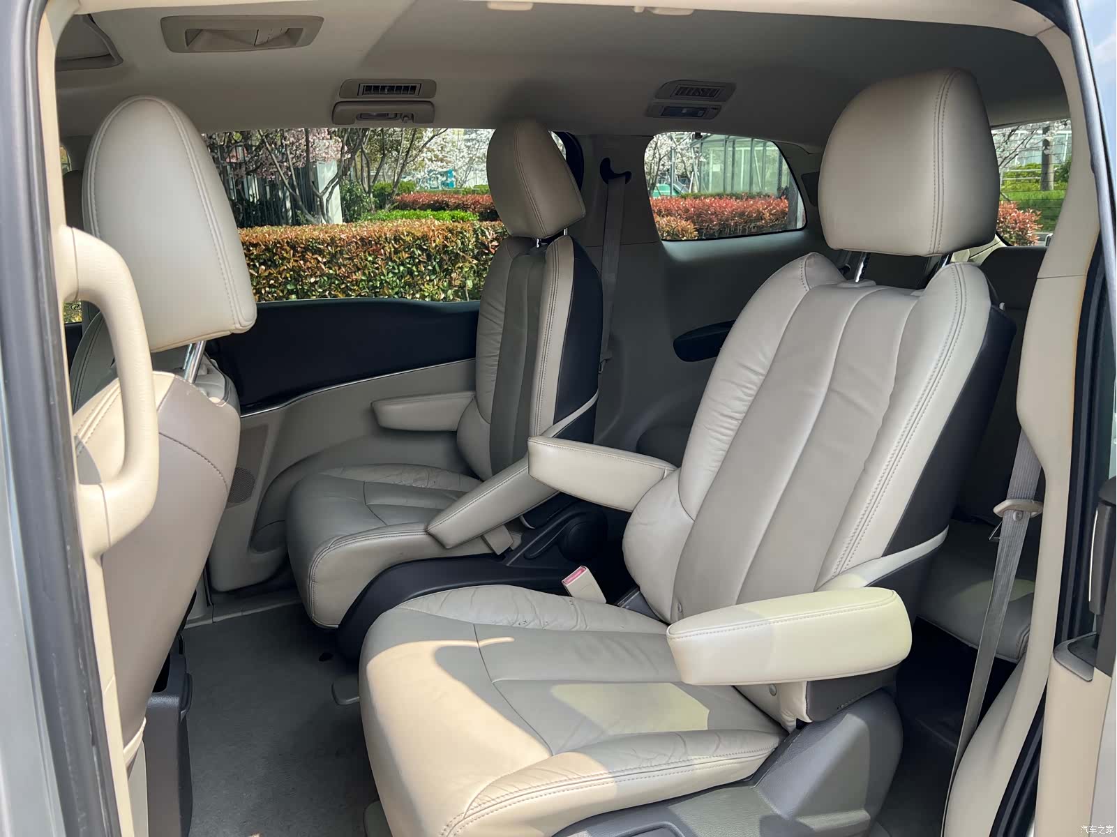 Buick GL8, 2012 16