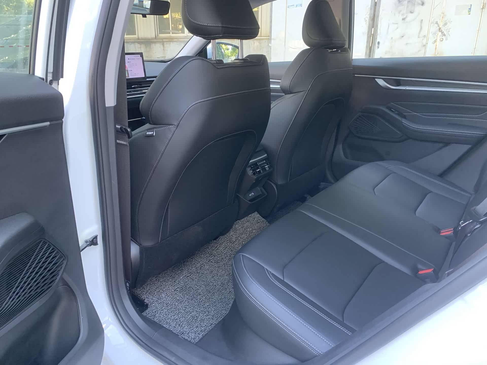 Geely Emgrand, 2025 7