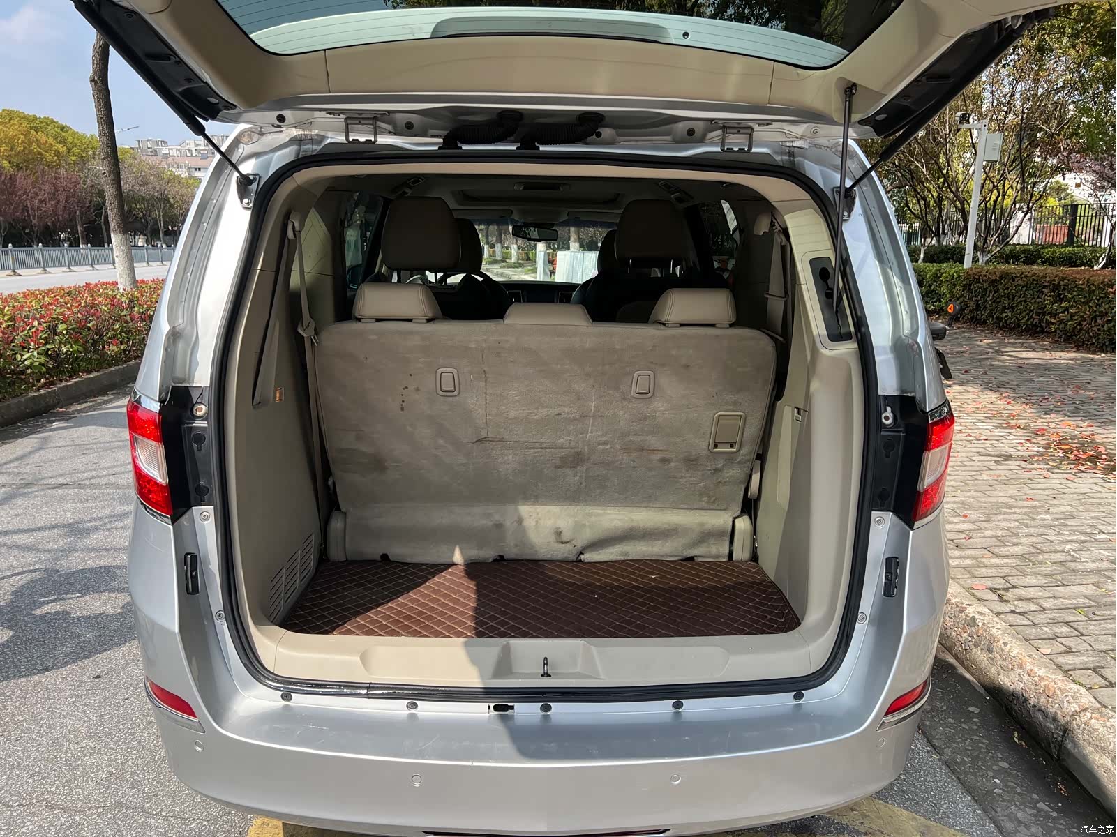 Buick GL8, 2012 19