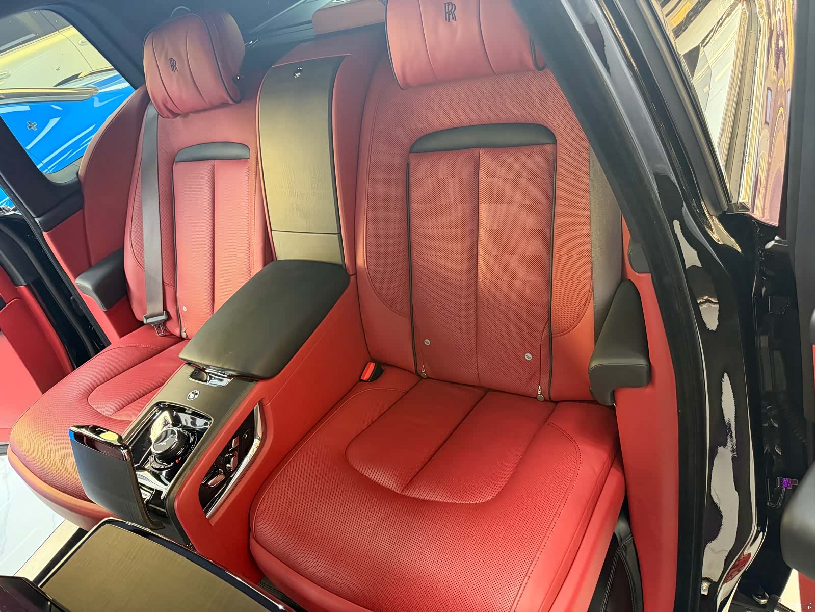 Rolls-Royce Cullinan, 2019 12
