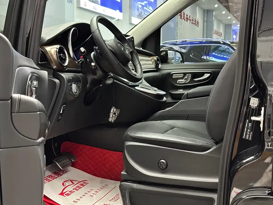 Mercedes-Benz V-class