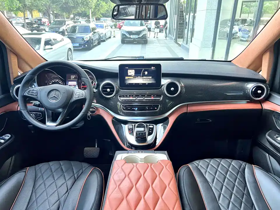 Mercedes-Benz V-class