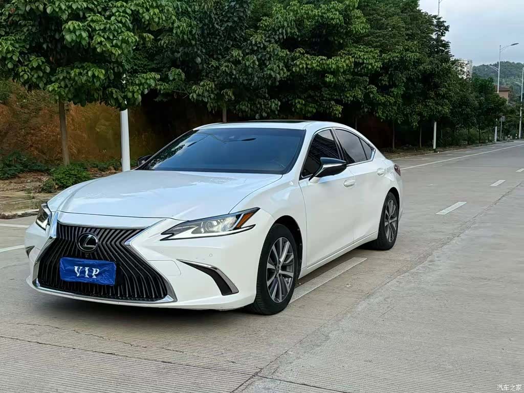 Lexus ES, 2020 1