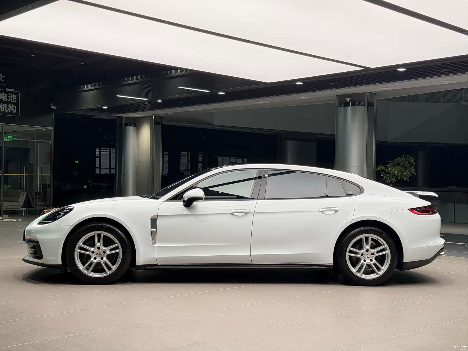 Porsche Panamera, 2018 3