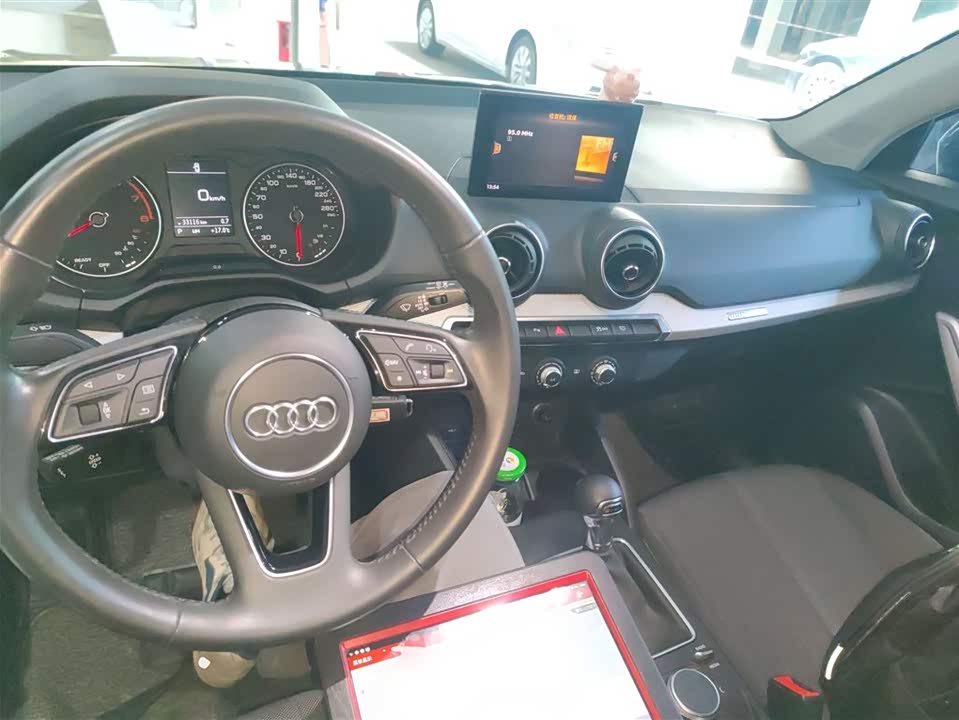 Audi Q2L