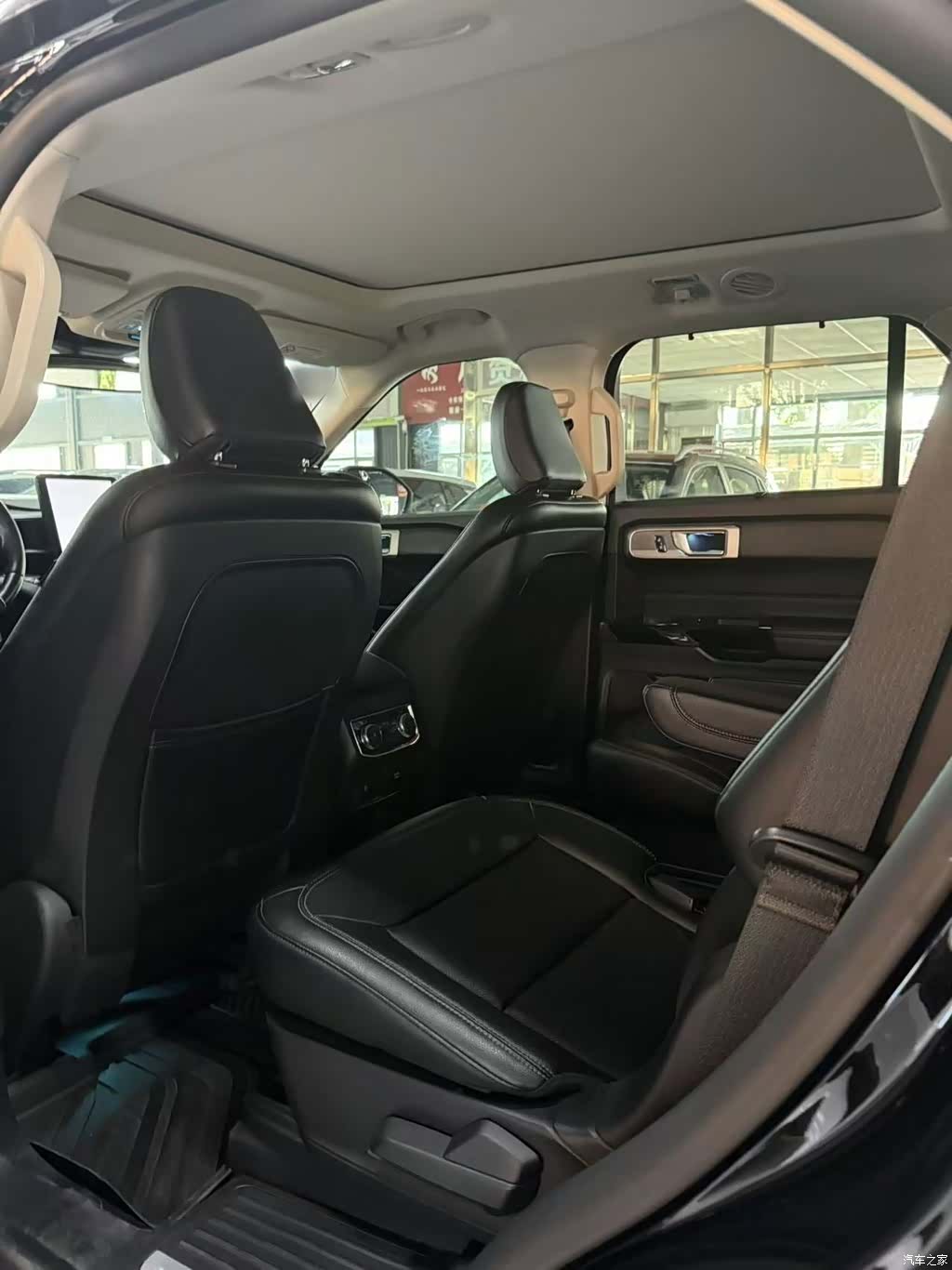 Ford Explorer, 2021 10