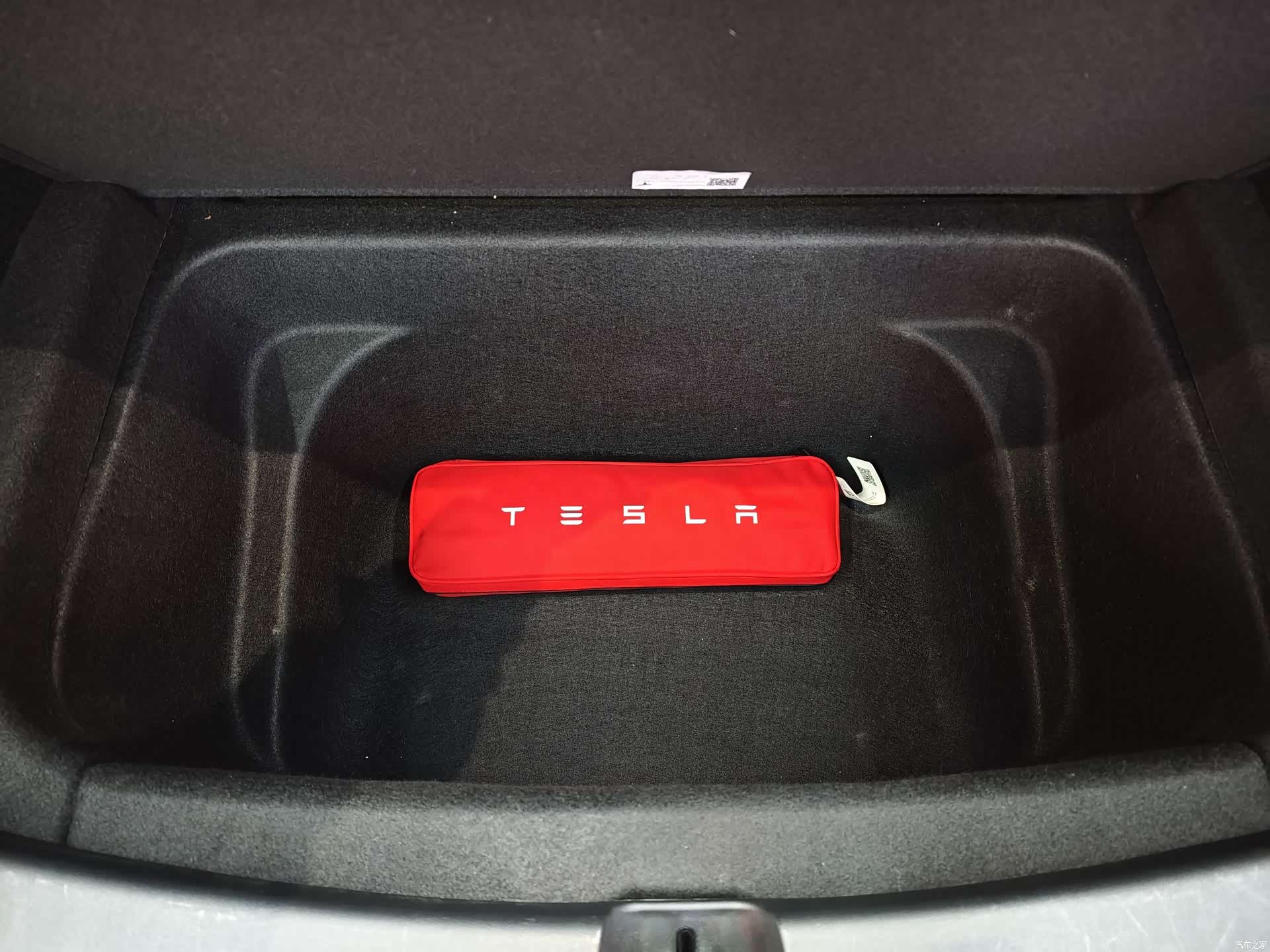 Tesla Model Y, 2021 17
