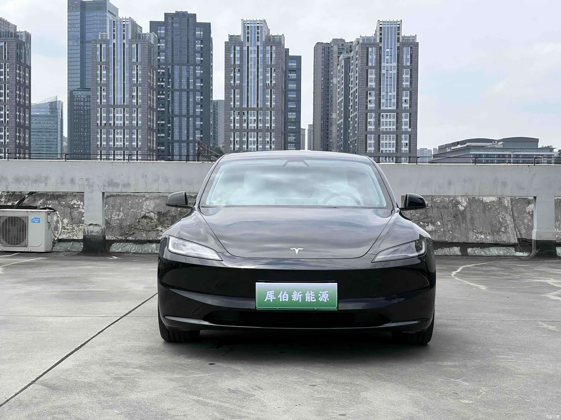 Tesla Model 3, 2025 3