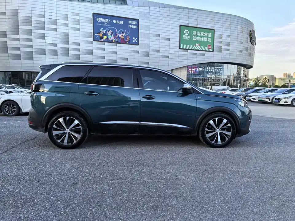 Peugeot 5008