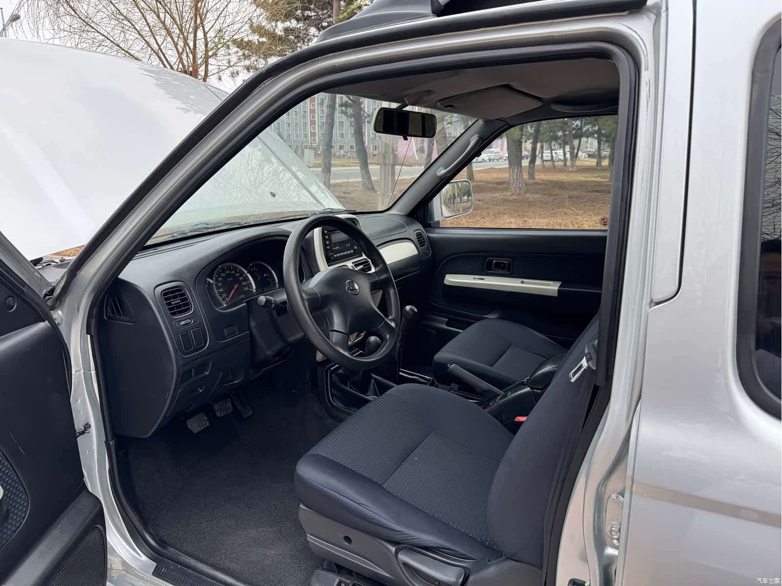Nissan Paladin, 2015 6
