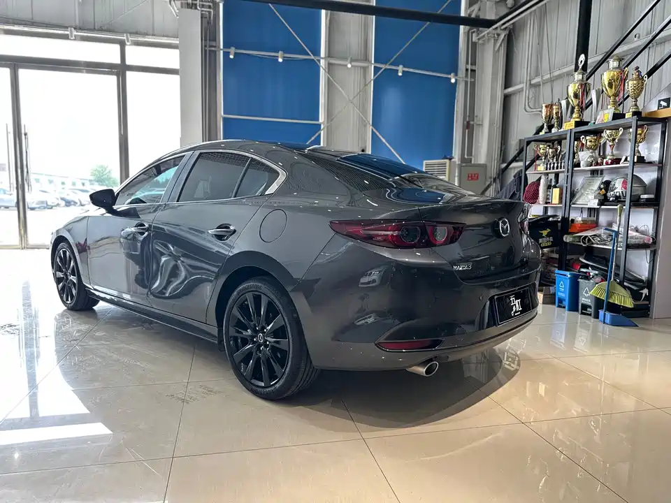 Mazda 3 Angkesaila