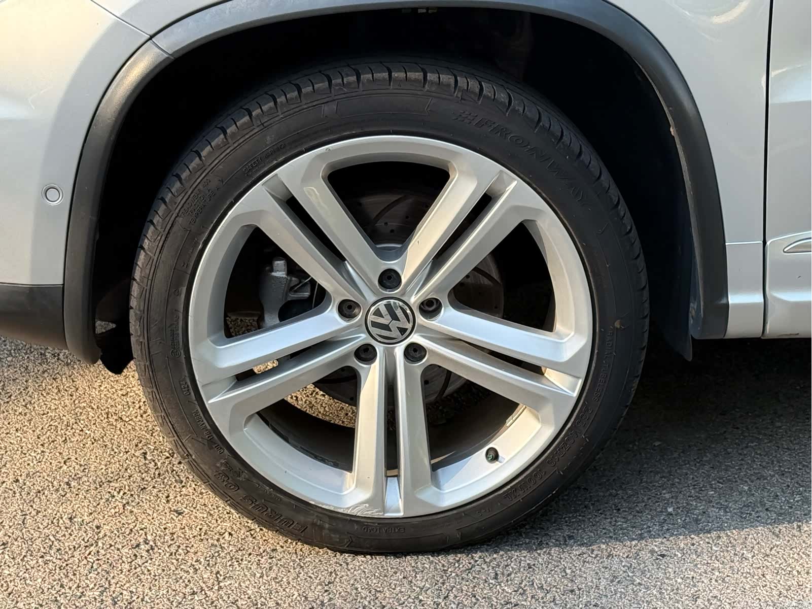 Volkswagen Tiguan, 2013 все фото