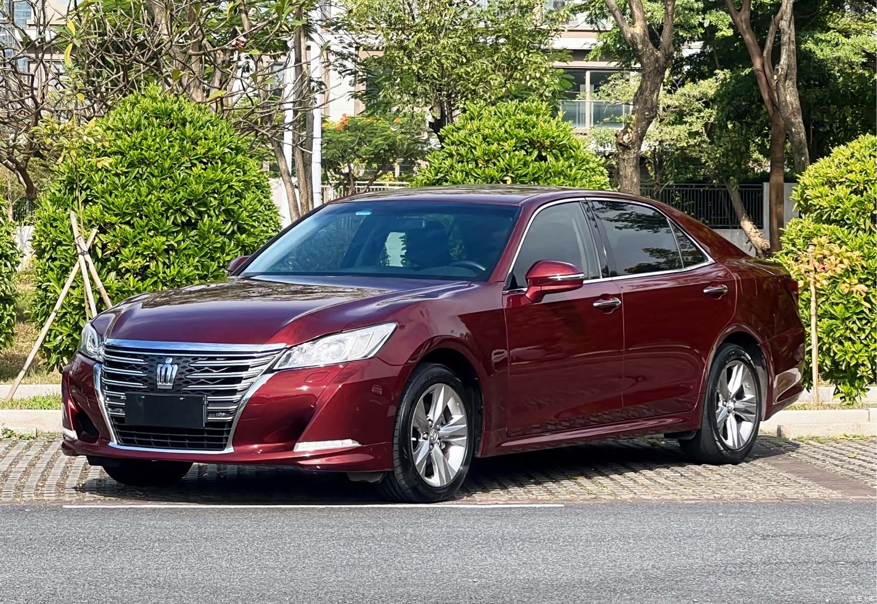 Toyota Crown, 2015 1