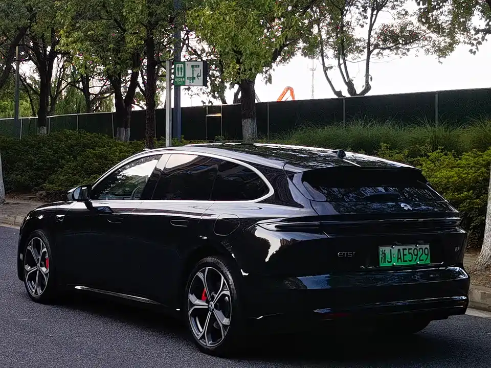 NIO ET5T