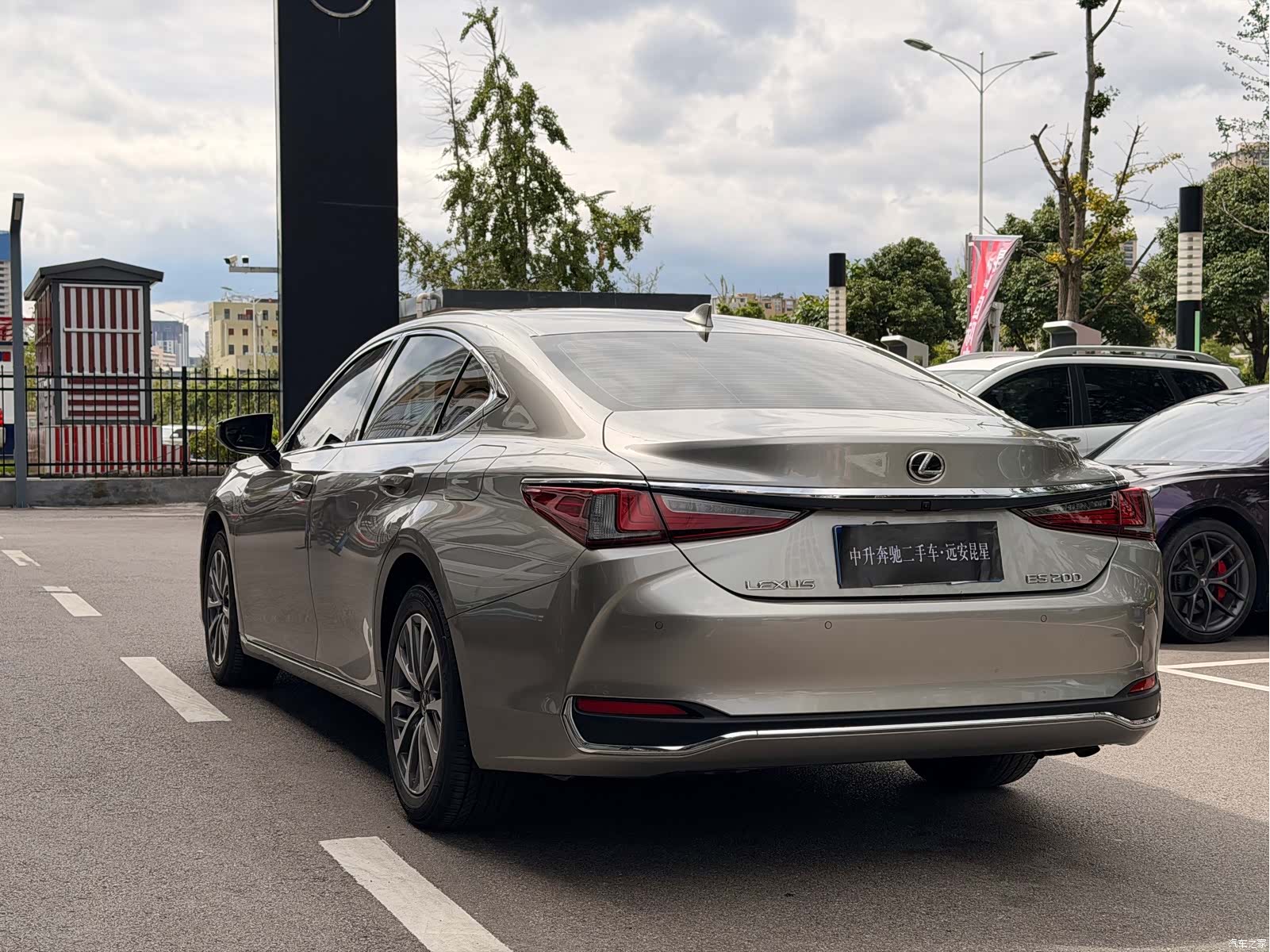 Lexus ES, 2023 9