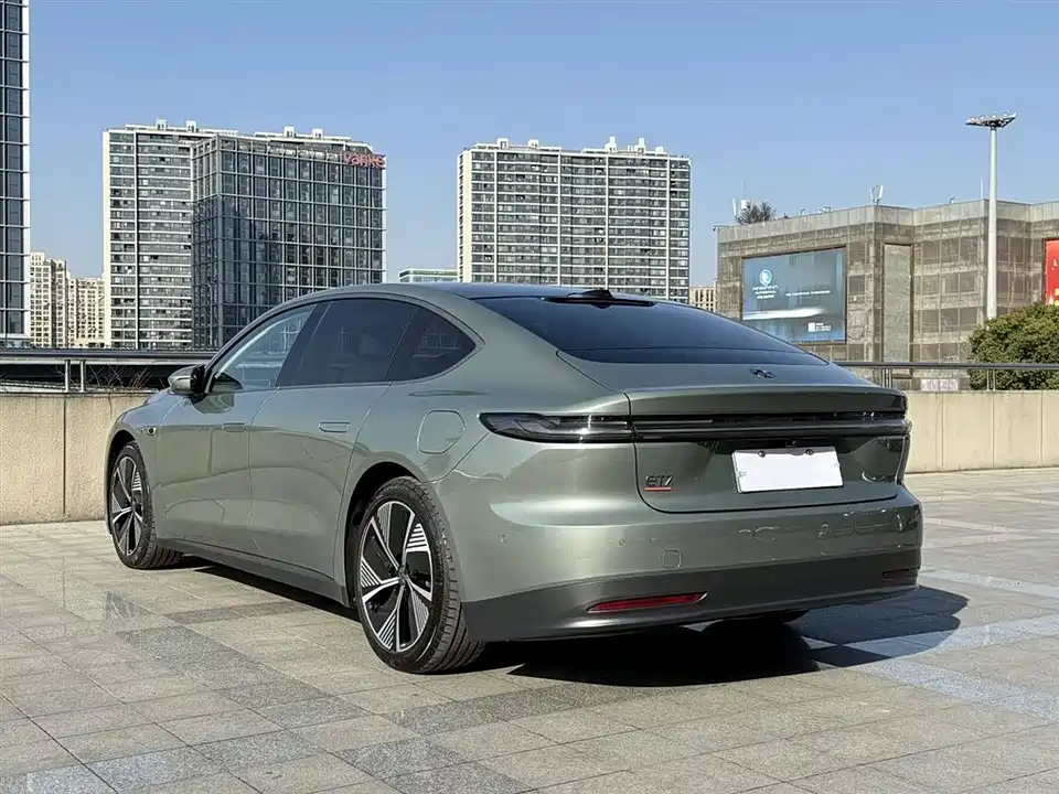 NIO ET7