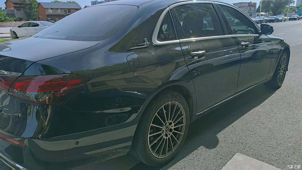 Mercedes-Benz E-Class, 2022 3