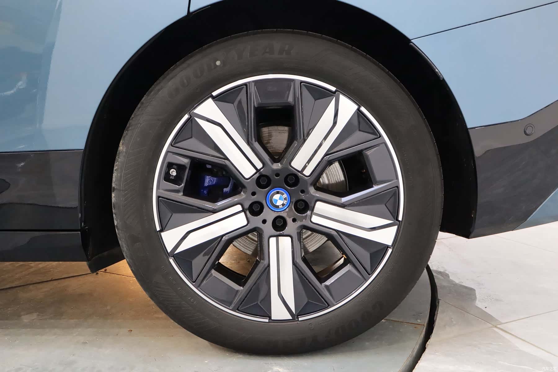 BMW iX, 2023 9