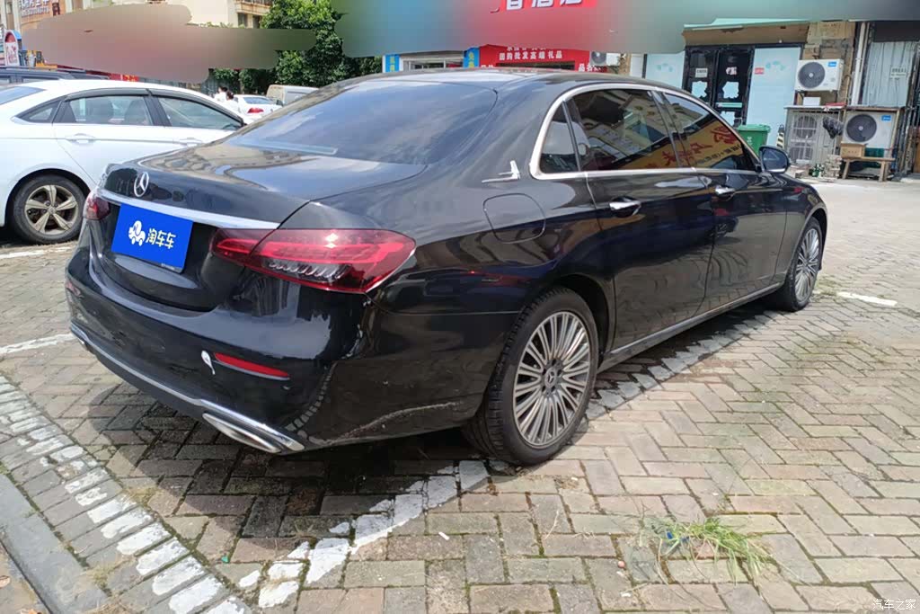 Mercedes-Benz E-Class, 2023 3