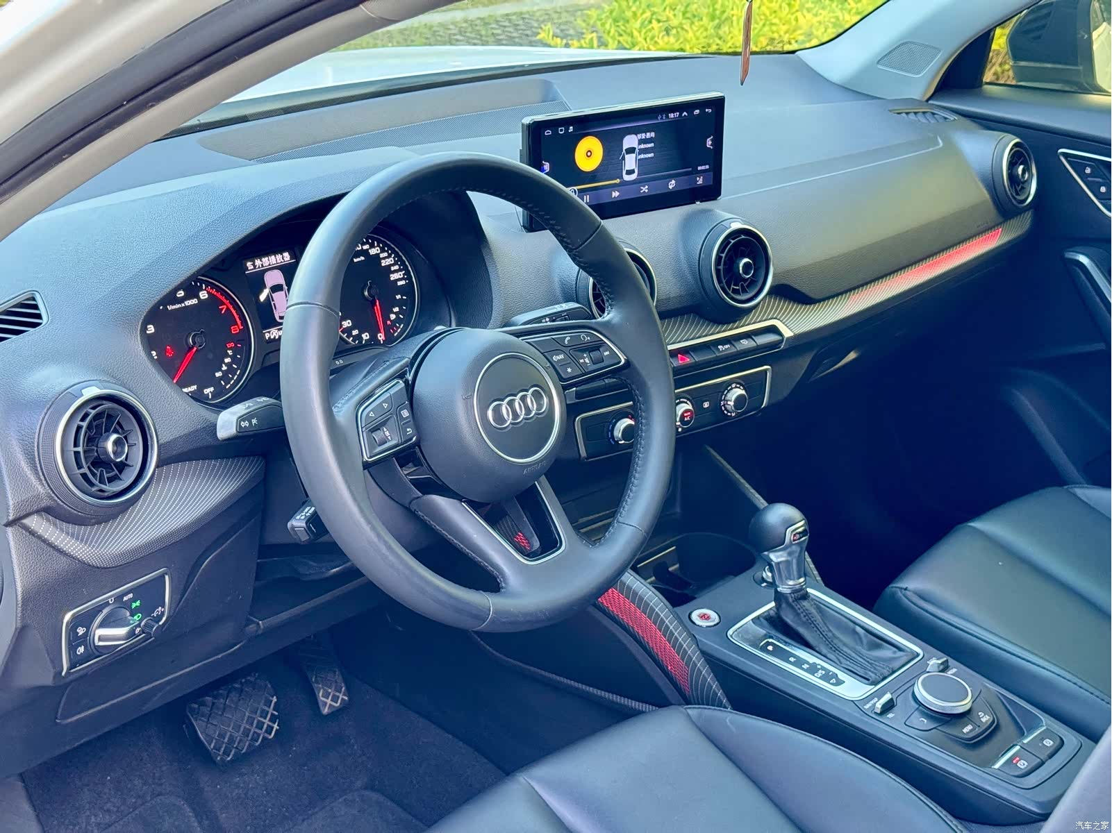 Audi Q2L, 2020 11