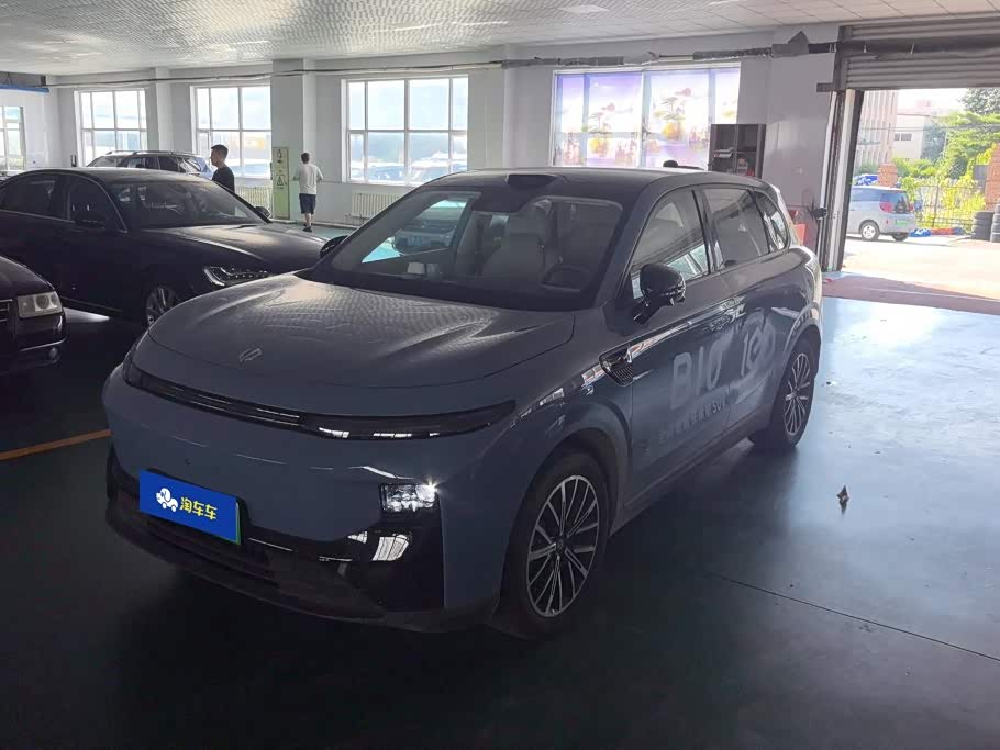 Leapmotor B10