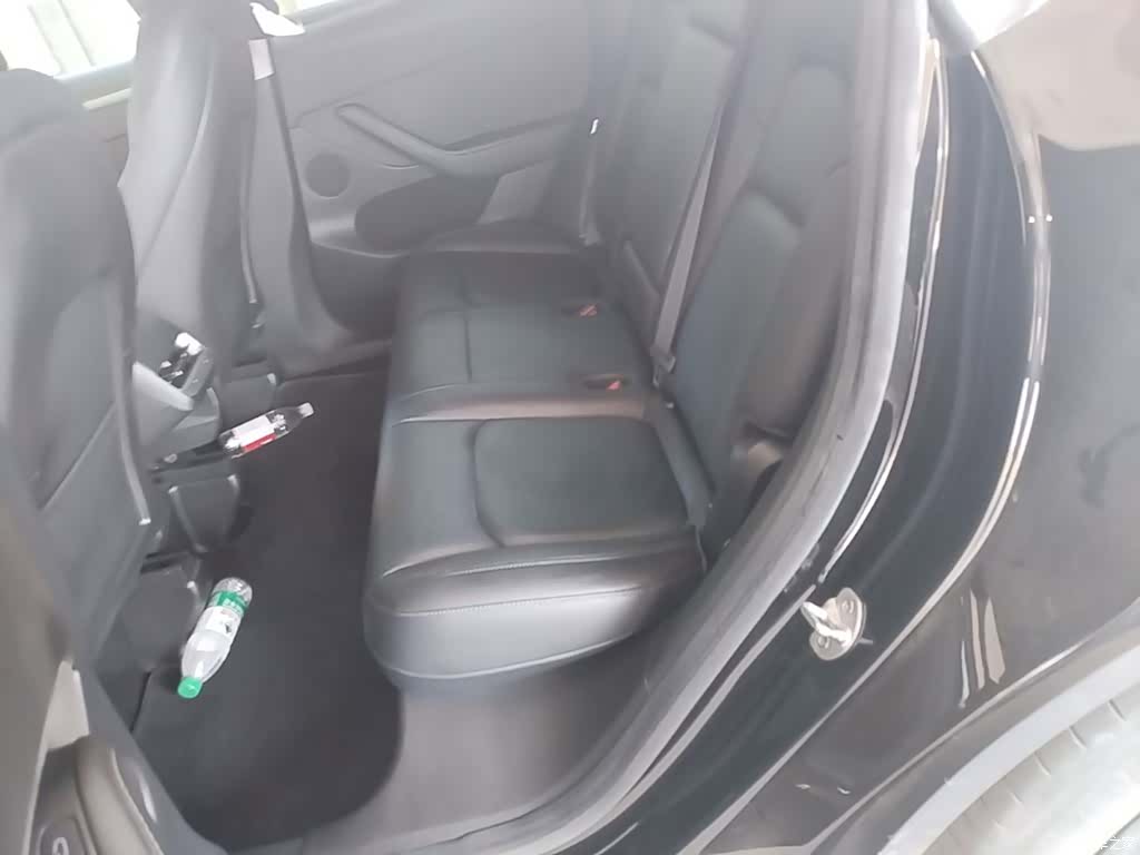 Tesla Model Y, 2022 17