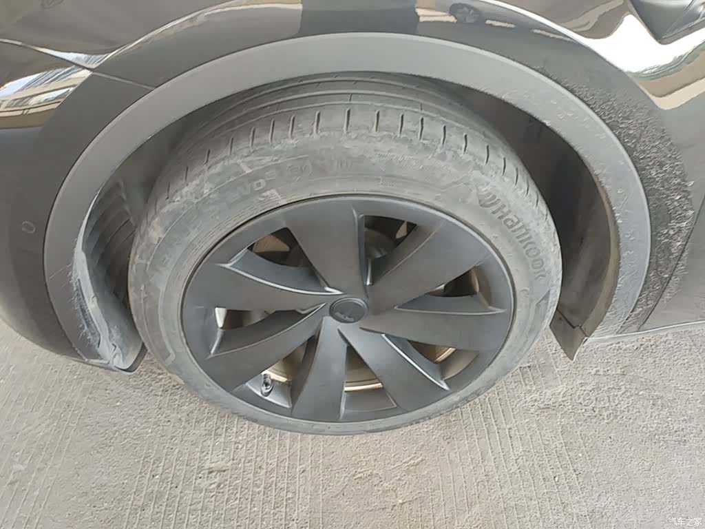 Tesla Model Y, 2022 23