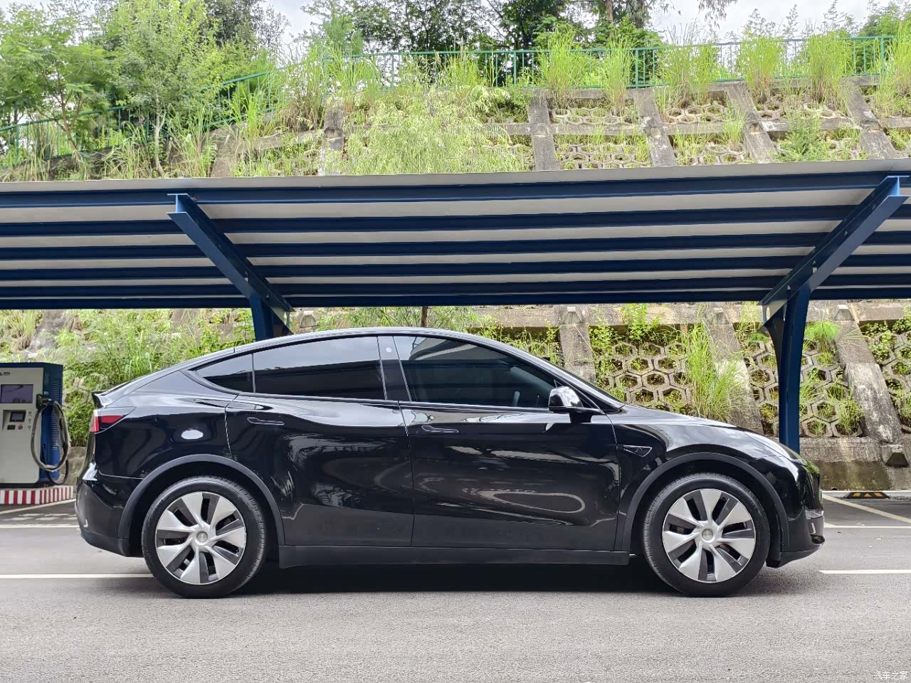 Tesla Model Y, 2022 4