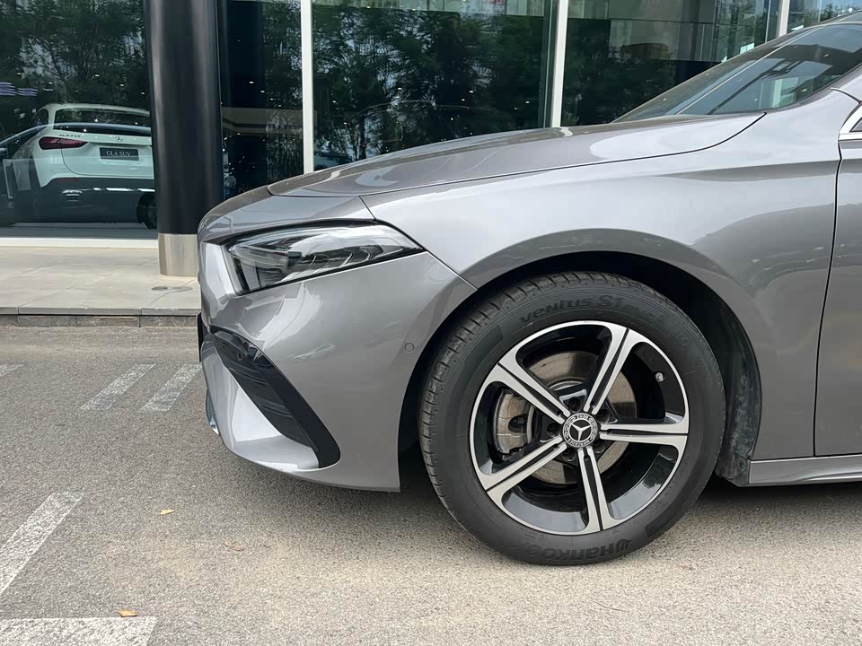 Mercedes-Benz Class A Mercedes-Benz Class A