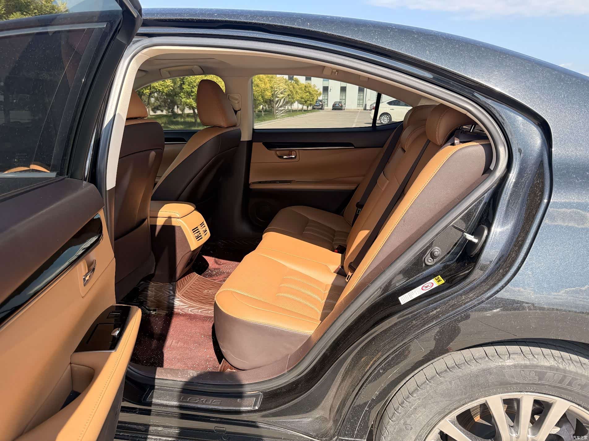Lexus ES, 2016 7