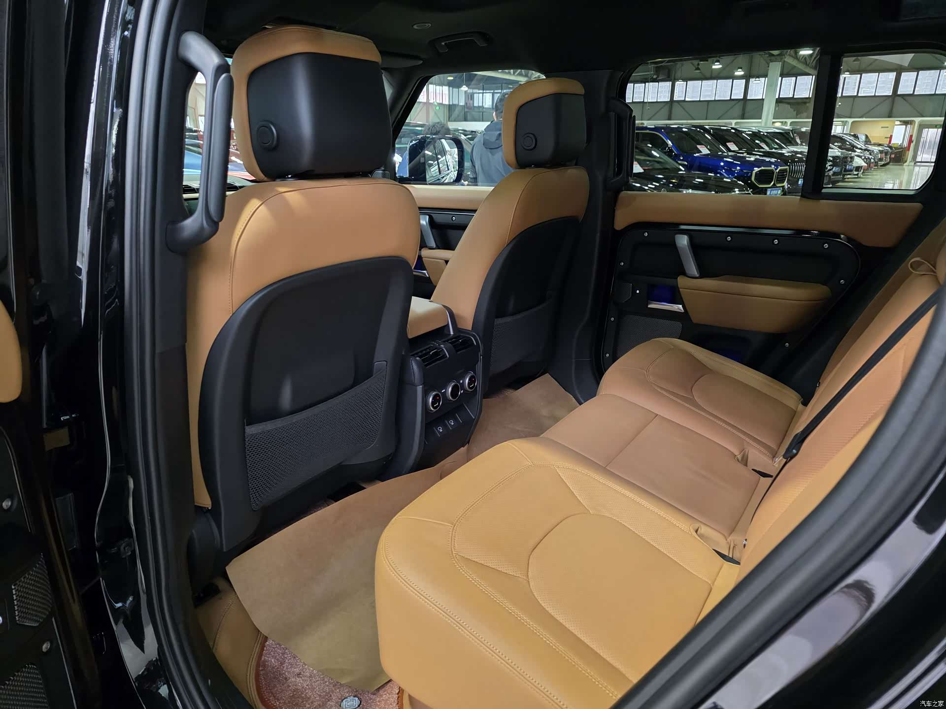Land Rover Defender, 2024 20